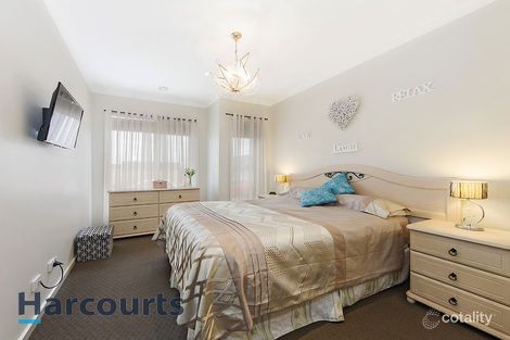 Property photo of 43 Wright Circuit Fraser Rise VIC 3336