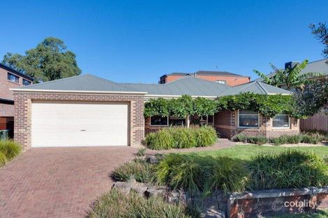 19 Wagstaff Dr, Mill Park, VIC 3082