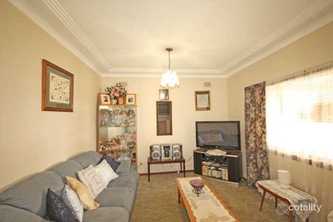 Property photo of 3 Alexander Crescent Macquarie Fields NSW 2564