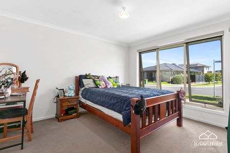 Property photo of 25 Nolan Crescent Officer VIC 3809