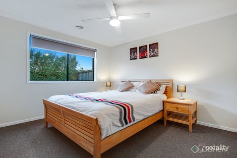 Property photo of 10 Bimberry Circuit Clyde VIC 3978