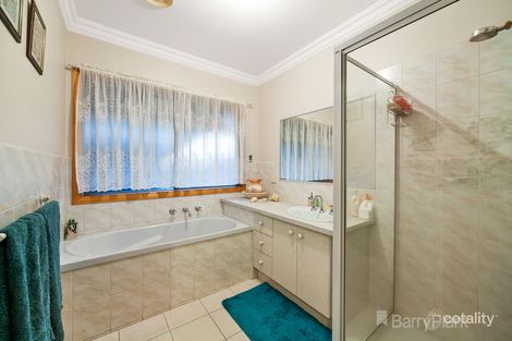 Property photo of 1 Pepperell Drive Drouin VIC 3818