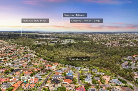 Property photo of 39 Windsor Place Carindale QLD 4152