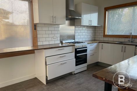 Property photo of 14 Orama Avenue Wendouree VIC 3355