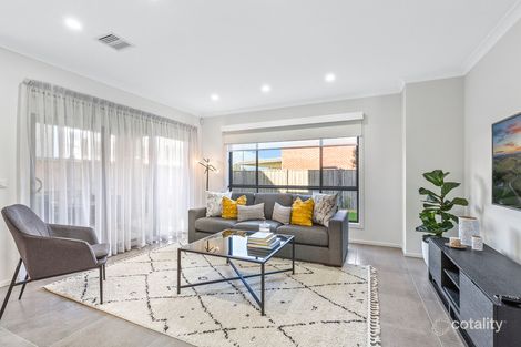 Property photo of 14 Canopy Crescent Hillside VIC 3037