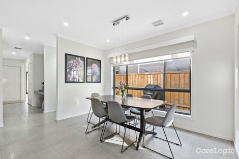 Property photo of 14 Canopy Crescent Hillside VIC 3037
