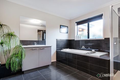 Property photo of 10 Bimberry Circuit Clyde VIC 3978