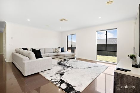 Property photo of 27 Windermere Boulevard Pakenham VIC 3810