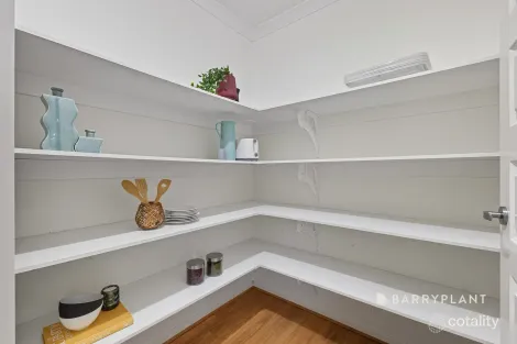 Property photo of 37 Beatrix Circuit Officer VIC 3809