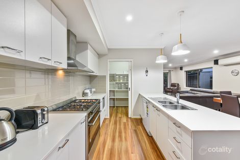 Property photo of 2 Clarence Place Cranbourne East VIC 3977