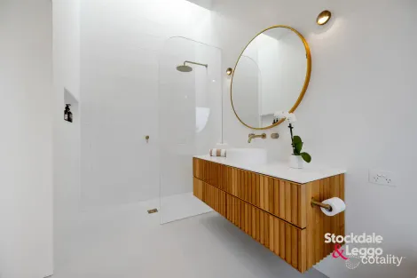 Property photo of 15 Melaleuca Mews Inverloch VIC 3996