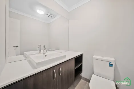 Property photo of 13 Onoway Approach Mickleham VIC 3064