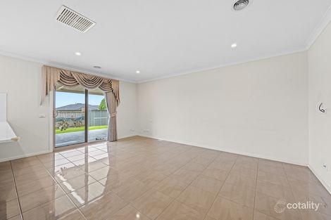 Property photo of 6 Kinkade Close Cranbourne East VIC 3977