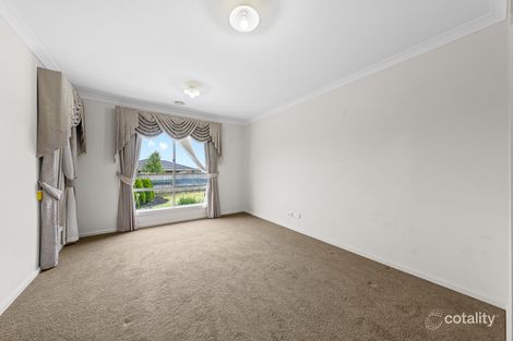 Property photo of 6 Kinkade Close Cranbourne East VIC 3977