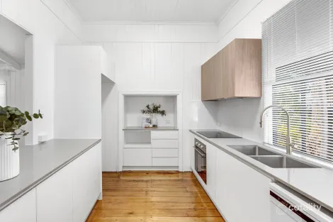 Property photo of 124 Thorn Street Ipswich QLD 4305