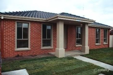 1/4 Lake St, Wendouree, VIC 3355