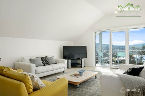 Property photo of 27 Tahune Crescent Blackmans Bay TAS 7052