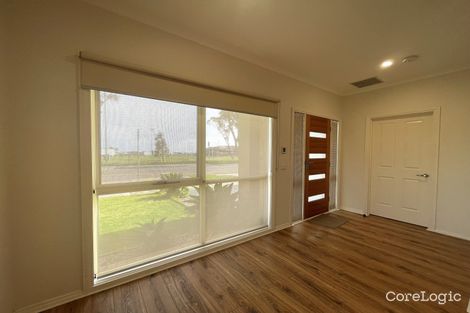 Property photo of 3/318 Melrose Drive Tullamarine VIC 3043