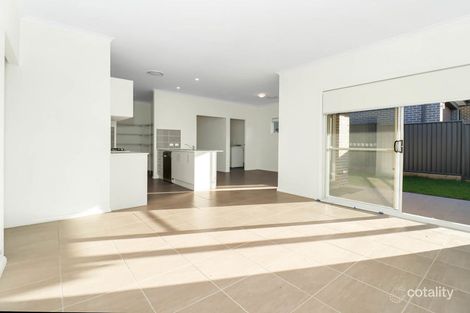 Property photo of 2 Xavier Crescent Jordan Springs NSW 2747