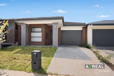 Property photo of 63 Charleston Chase Berwick VIC 3806