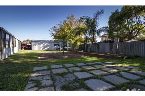 Property photo of 13 The Elbow Swan View WA 6056