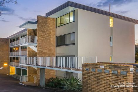 Property photo of 9/223 Cavendish Road Coorparoo QLD 4151