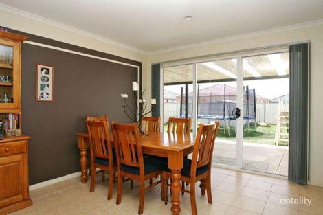 Property photo of 8 Siret Court Roxburgh Park VIC 3064