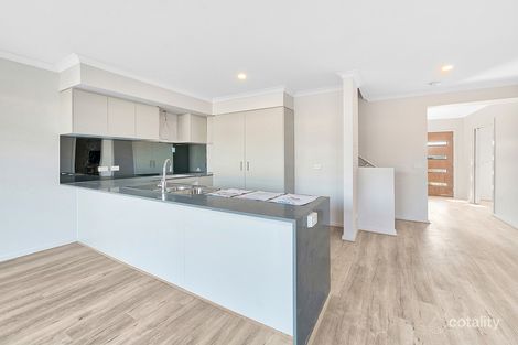 Property photo of 31 Faolan Way Cranbourne West VIC 3977