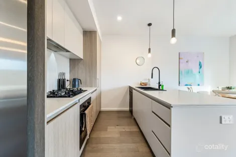 Property photo of 40 Ambassador Circuit Cranbourne South VIC 3977