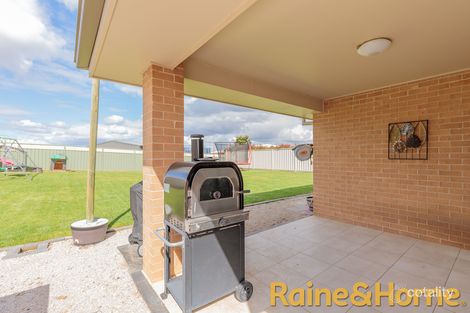 Property photo of 16 Severn Circle Dubbo NSW 2830