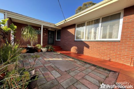 Property photo of 4 Charlton Place Thornlie WA 6108