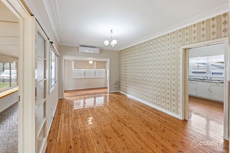 Property photo of 12 Rhyde Street Mount Lofty QLD 4350