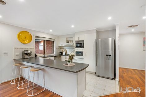 Property photo of 9 Lancely Green Caroline Springs VIC 3023