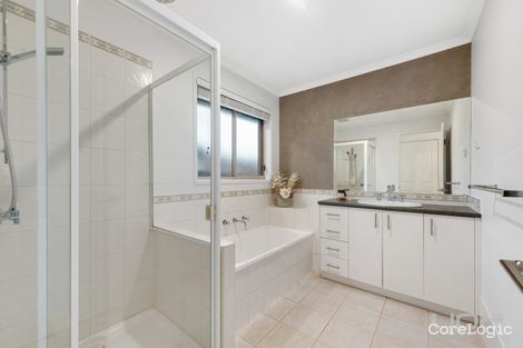 Property photo of 9 Lancely Green Caroline Springs VIC 3023