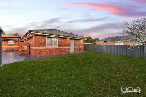 Property photo of 9 Lancely Green Caroline Springs VIC 3023