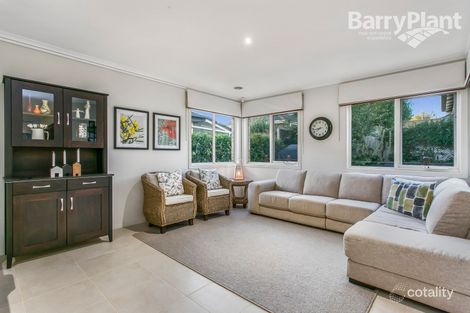 Property photo of 18 Haverbrack Drive Berwick VIC 3806