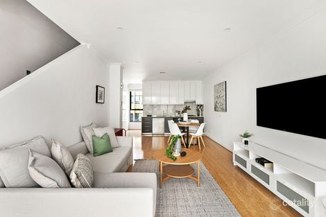 Property photo of 5 Aviary Grove Thornbury VIC 3071