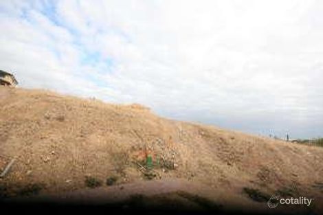 4 Douglas Ct, Hallett Cove, SA 5158