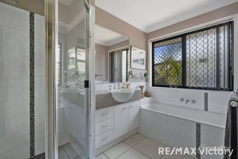 Property photo of 26 Dicarlo Drive Morayfield QLD 4506