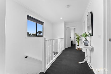Property photo of 1/26 Kelvin Grove Werribee VIC 3030
