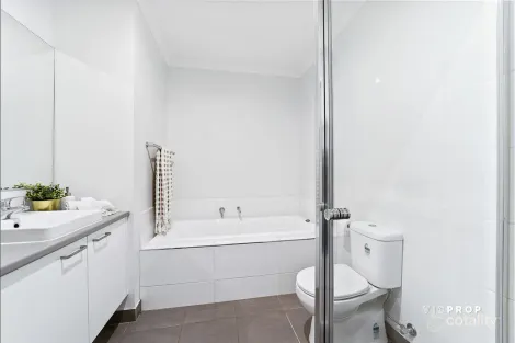 Property photo of 9 Stardust Walk Tarneit VIC 3029