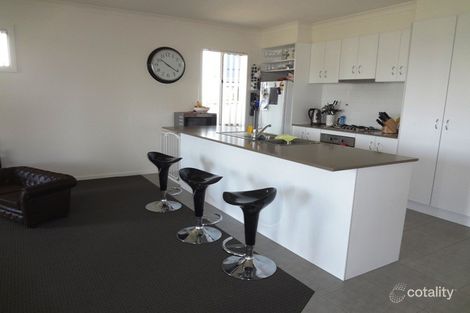 Property photo of 5 Crampton Chase Sandhurst VIC 3977