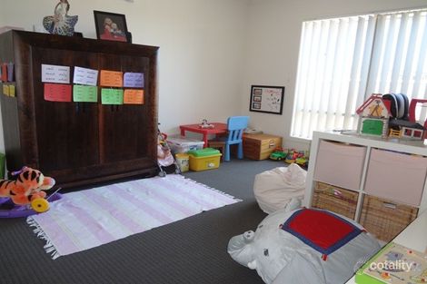 Property photo of 5 Crampton Chase Sandhurst VIC 3977