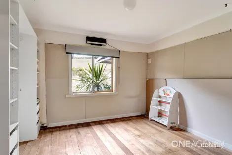 Property photo of 2 Wattle Place Emu Heights TAS 7320