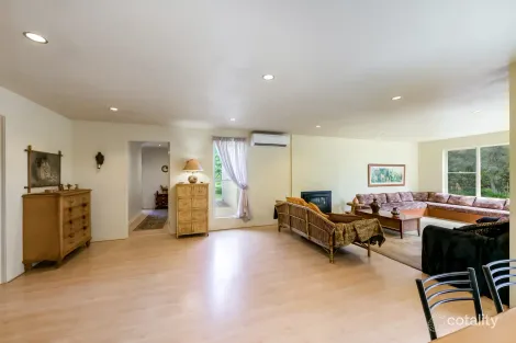 Property photo of 39 Taylors Lane Strathfieldsaye VIC 3551