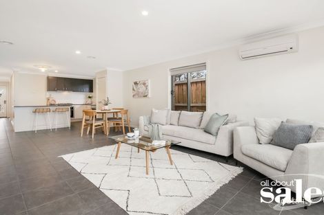 Property photo of 1 Turquoise Walk Officer VIC 3809