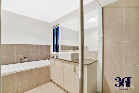Property photo of 23 Exploration Avenue Werribee VIC 3030