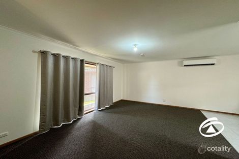 Property photo of 2/102 Fleetwood Drive Narre Warren VIC 3805