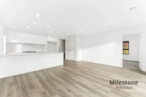 Property photo of 25 Patrobas Loop Cranbourne East VIC 3977