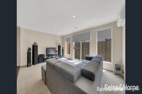 Property photo of 28 Felix Way Tarneit VIC 3029